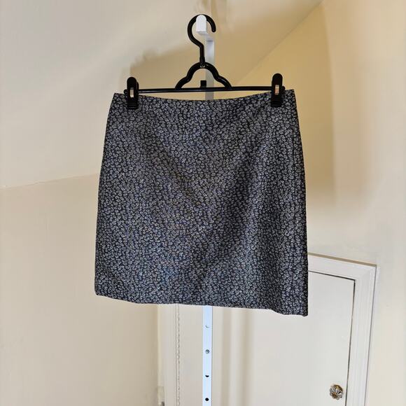 Loft NWOT Women's Metallic Animal Print Mini Skirt Gray Size 6P - Picture 1 of 5